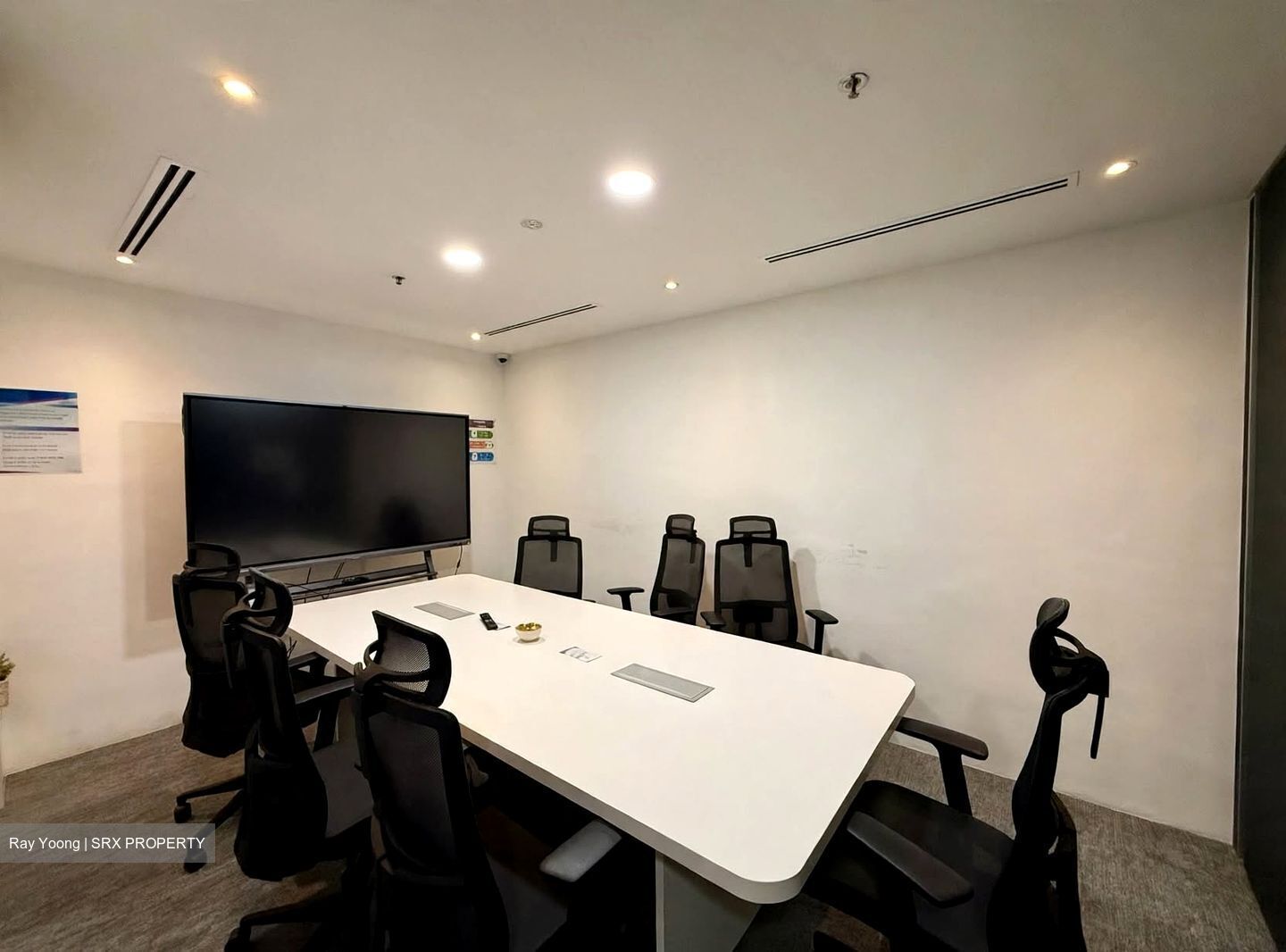 International Plaza (D2), Office #629292391